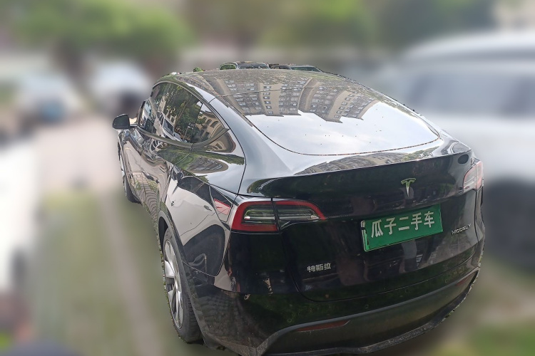 Tesla Model Y 2023 car image #5