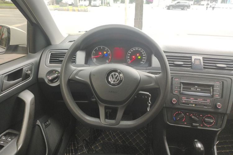 Volkswagen Santana 2019 car image #11