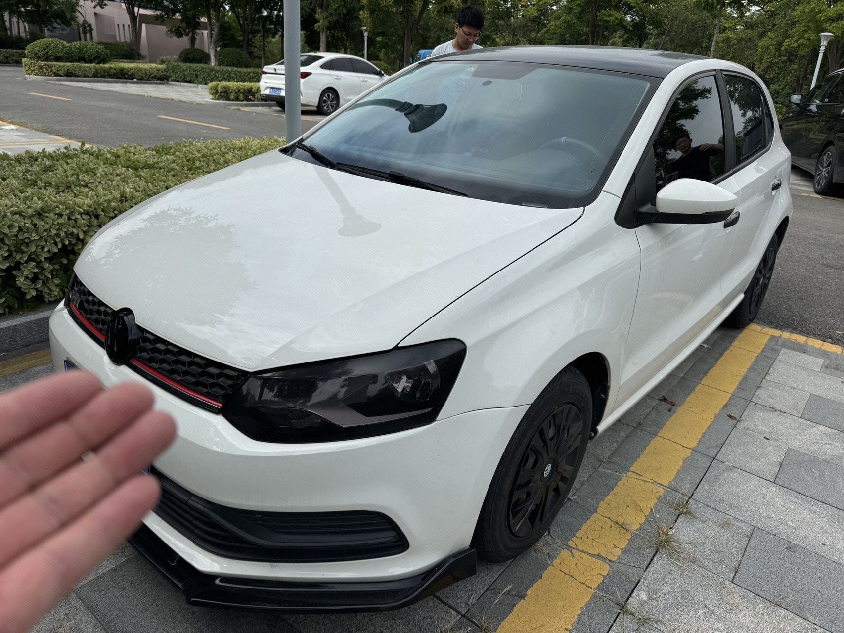 Volkswagen Polo 2018 car image 