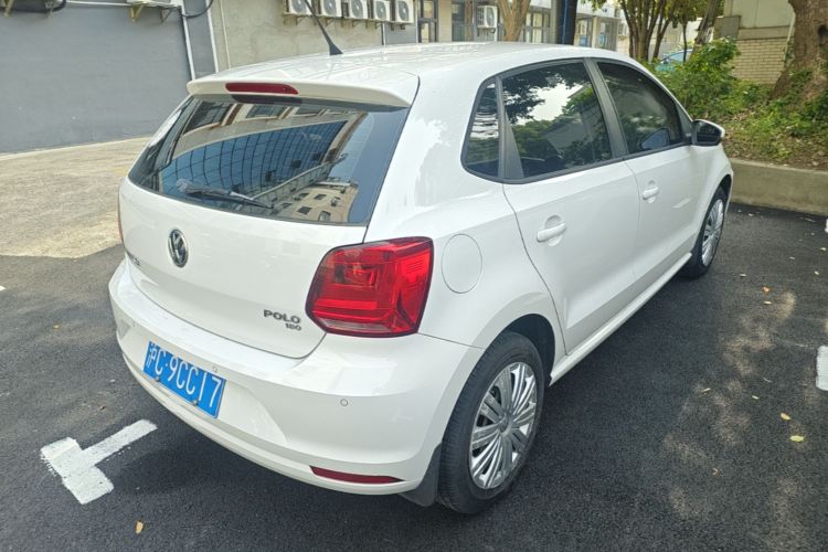 Volkswagen Polo 2016 car image #7
