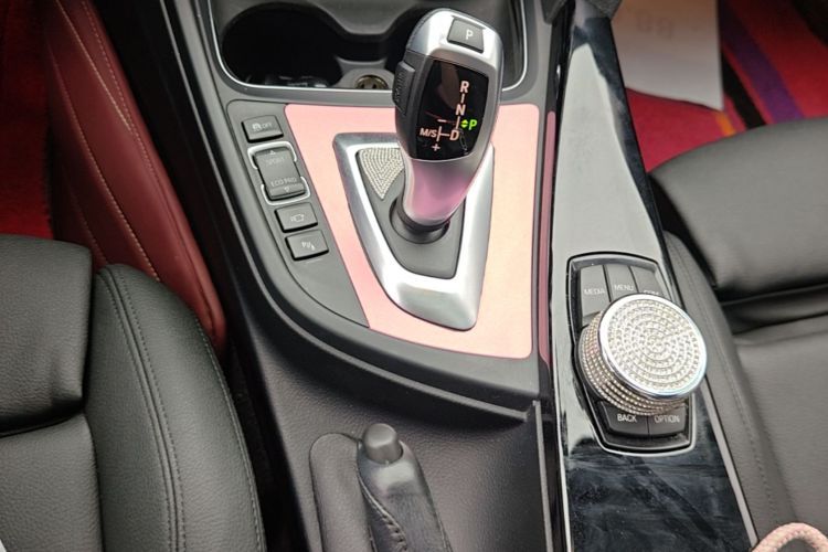 BMW 3 Series GT 2018 car image #18