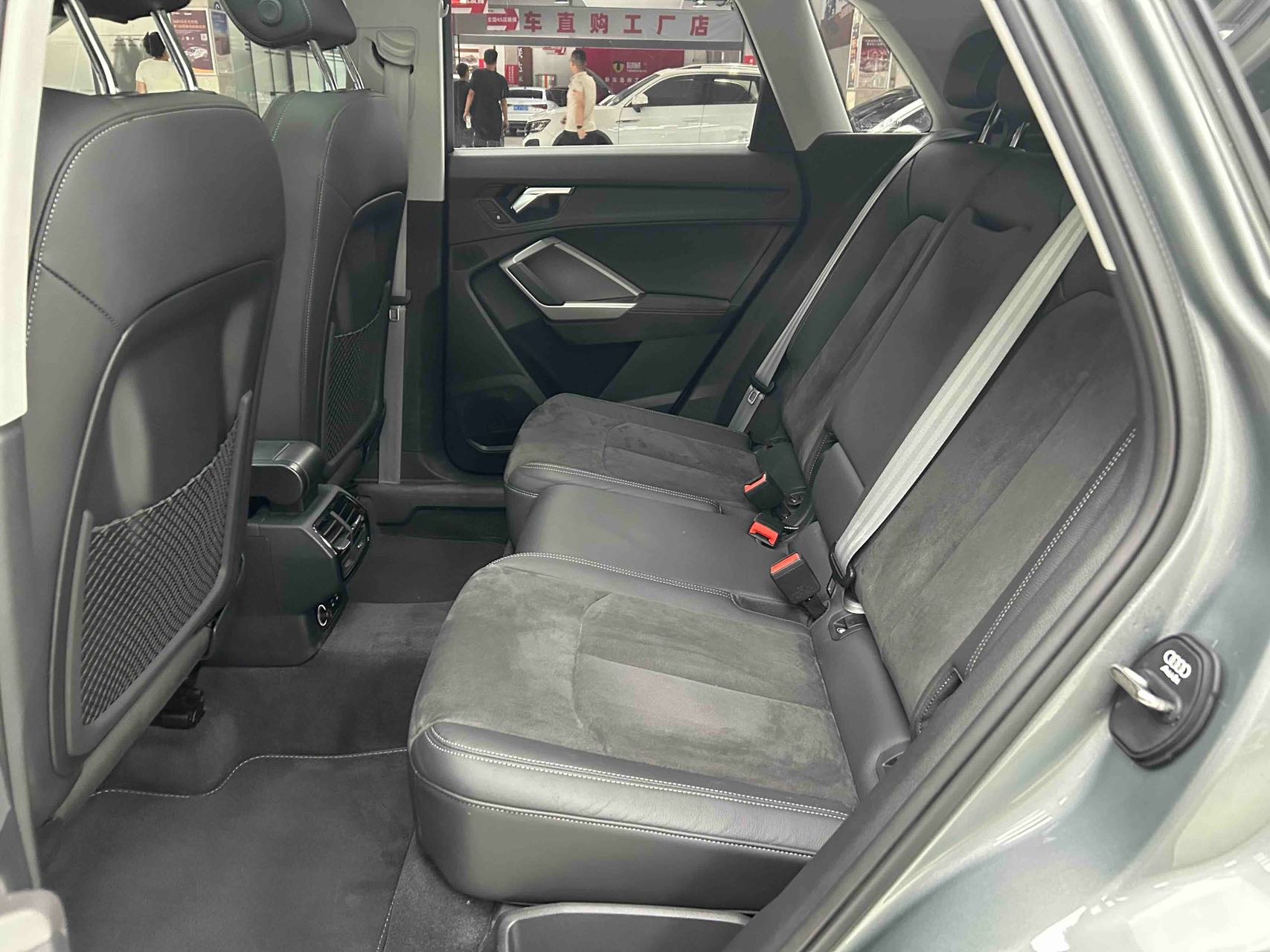 Audi Q3 2022 car image #8