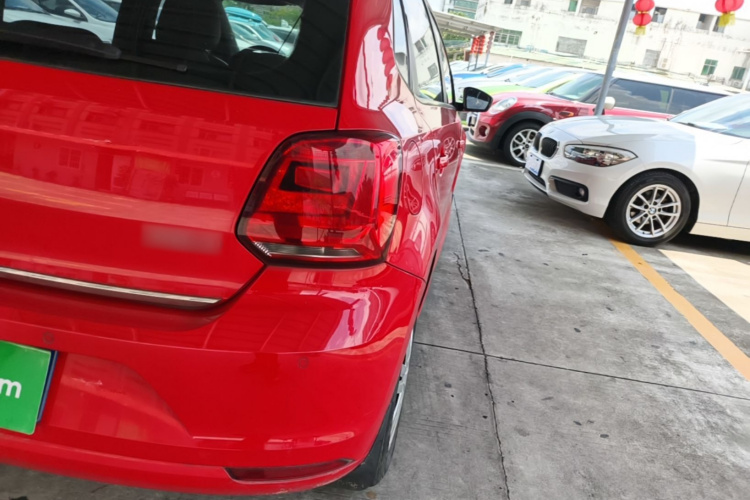 Volkswagen Polo 2017 car image #8