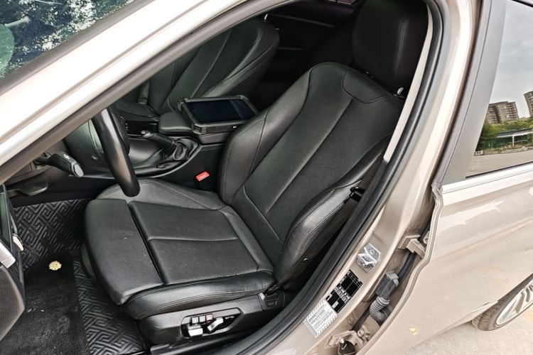 BMW 3 Series 2019 #15 BMW 3 Series 2019 car image #15