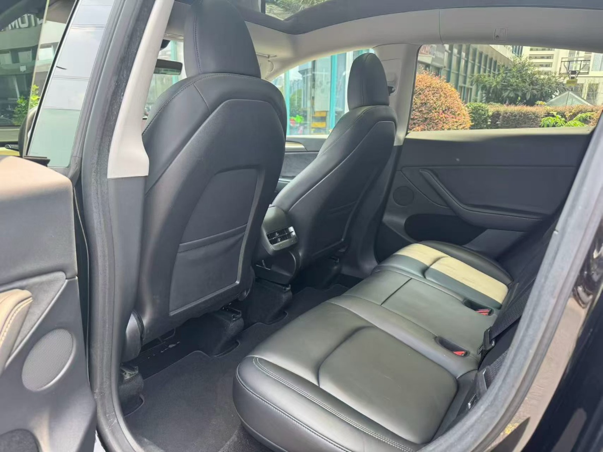 Tesla Model Y 2022 #5 Tesla Model Y 2022 car image #5