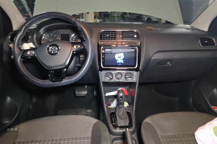 Volkswagen Polo 2019 car image #11