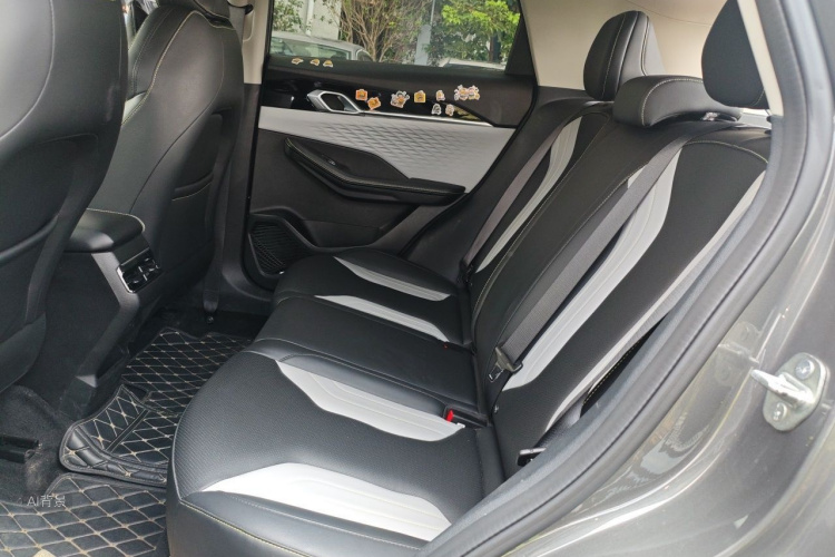 GEELY Coolray 2023 car image #19