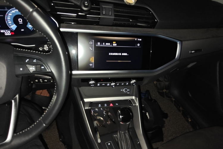 Audi Q3 2019 #17 Audi Q3 2019 car image #17