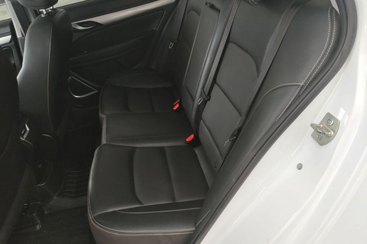GEELY Emgrand 2021 صورة سيارة #17