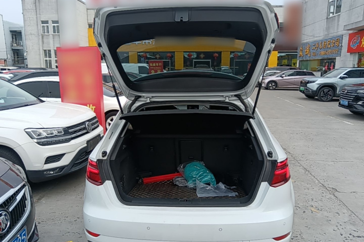 Audi A3 2018 car image #19