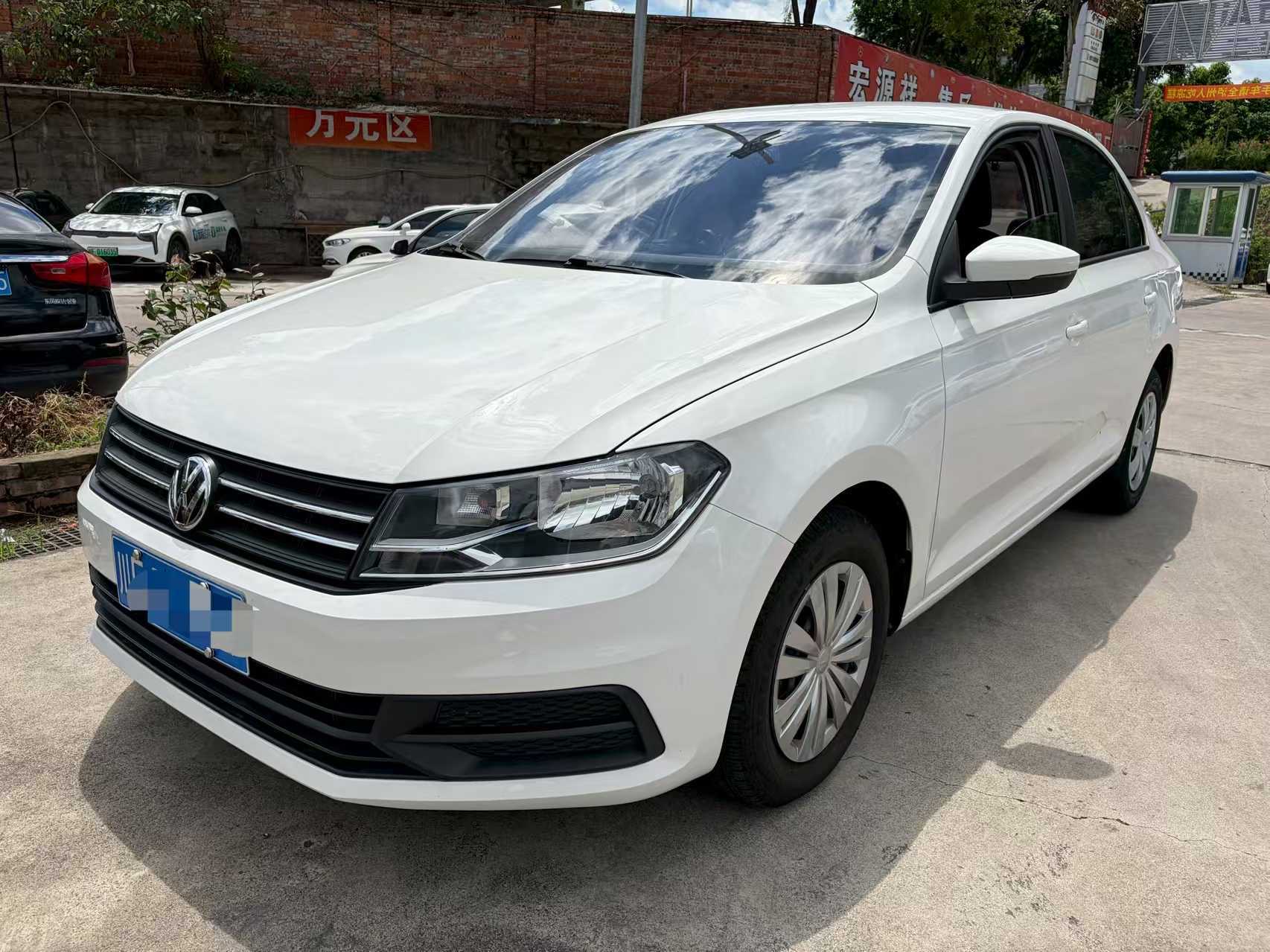 Volkswagen Santana 2019 car image #2