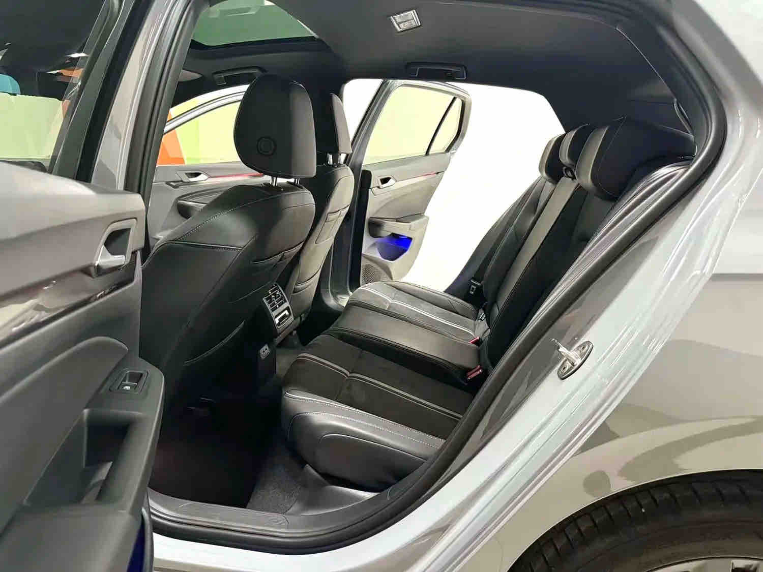2022 car image #4
