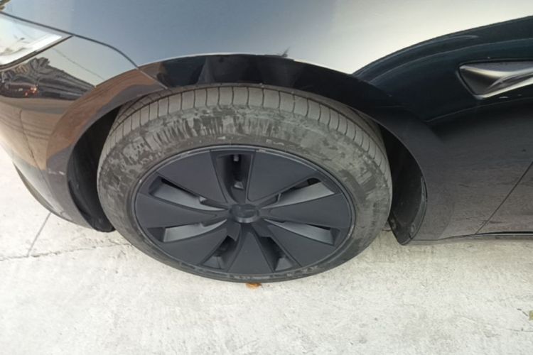 Tesla Model 3 2023 car image #9
