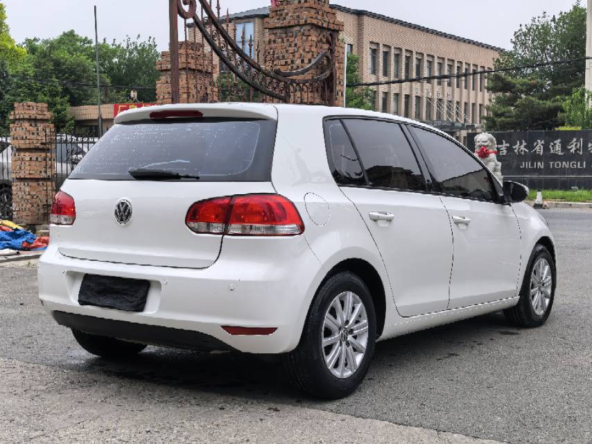 Volkswagen Golf 2013 car image #11