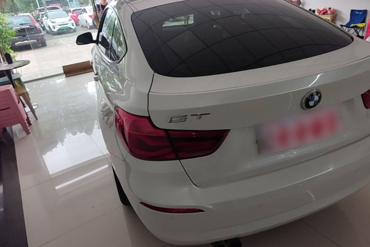 BMW 3 Series GT 2019 #5 BMW 3 Series GT 2019 car image #5