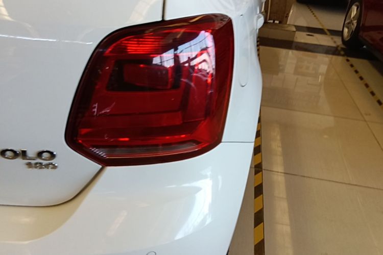 Volkswagen Polo 2018 car image #8