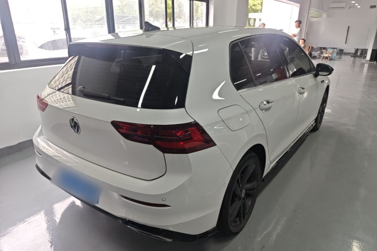 Volkswagen Golf 2022 car image #7
