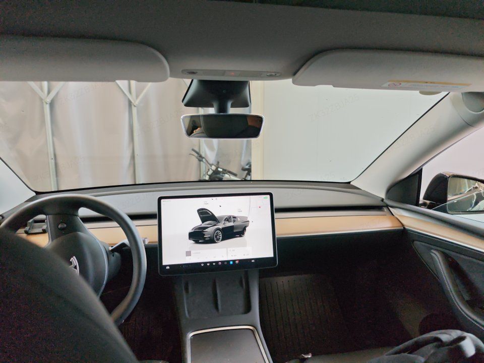 Tesla Model Y 2023 #3 Tesla Model Y 2023 car image #3