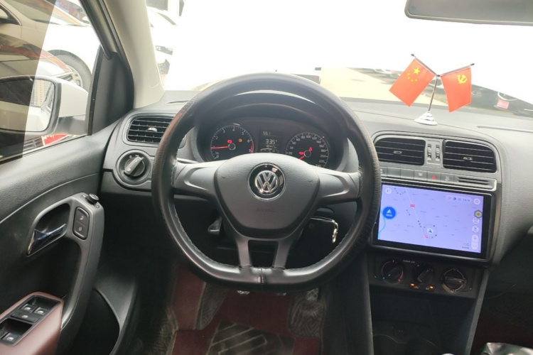 Volkswagen Polo 2019 car image #11