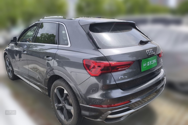 Audi Q3 2021 car image #5