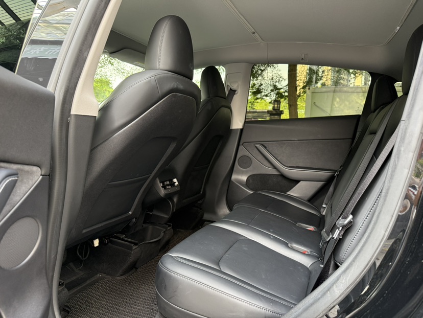 Tesla Model Y 2023 صورة سيارة #8