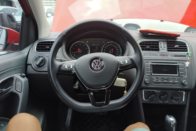 Volkswagen Polo 2019 car image #15