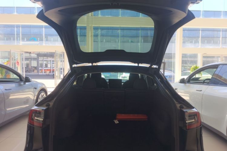 Tesla Model Y 2022 #19 Tesla Model Y 2022 car image #19