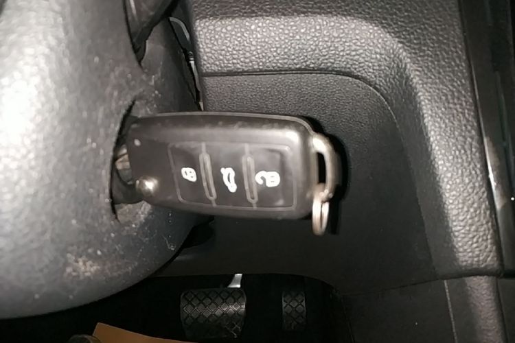 Skoda Rapid 2019 car image #9