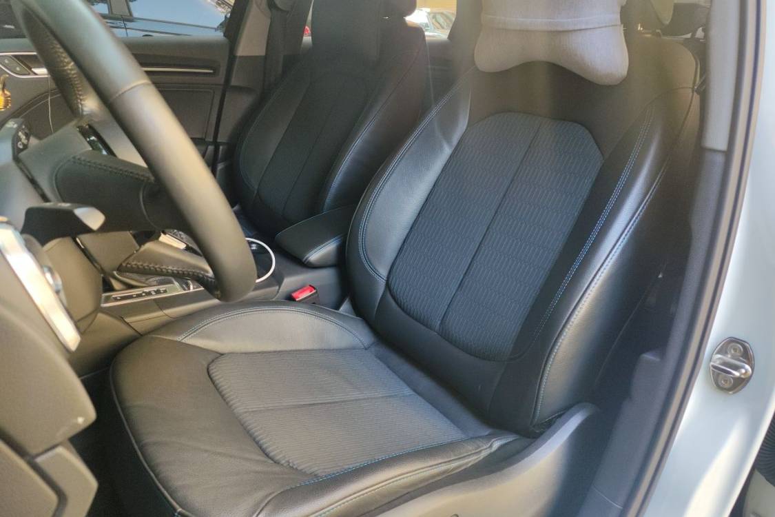 Audi A3 2018 car image #18