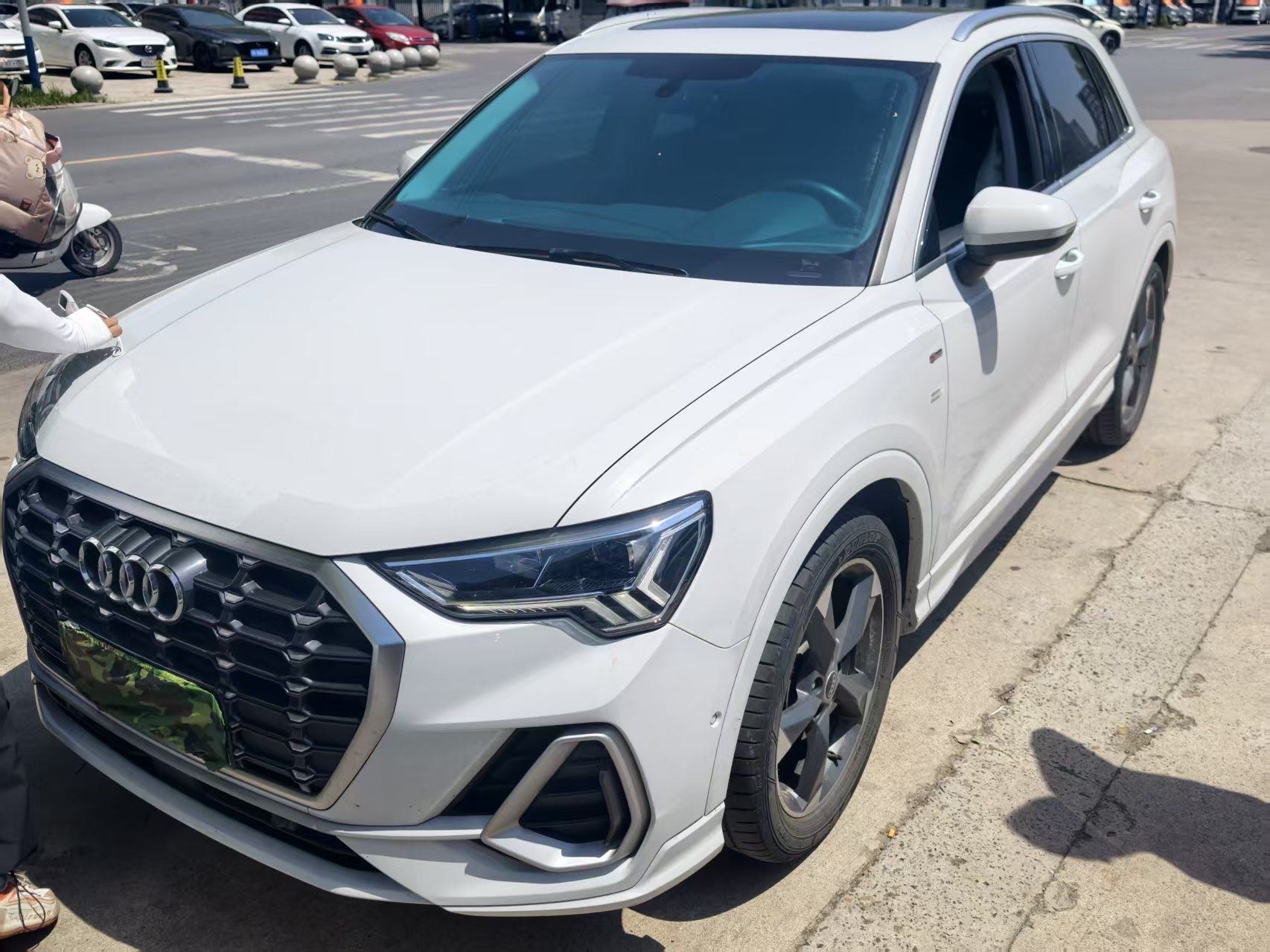 Audi Q3 2023 car image 