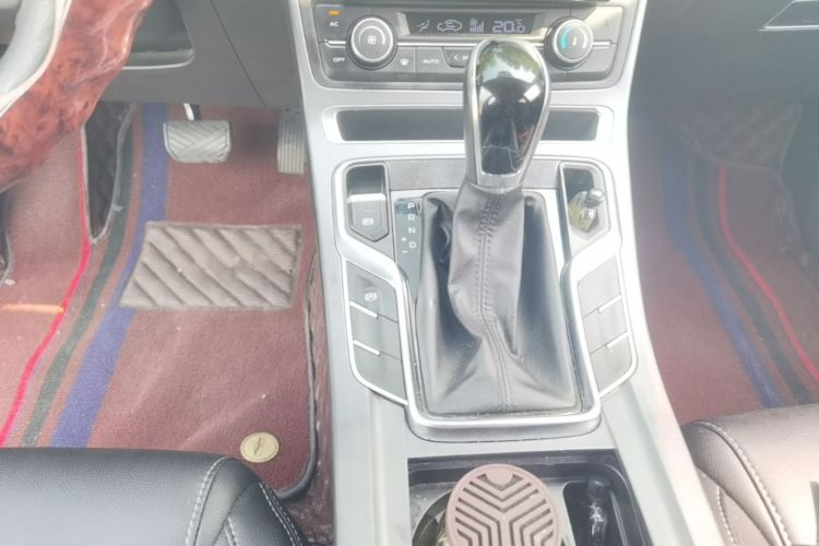 GEELY Emgrand 2021 immagine di auto #16
