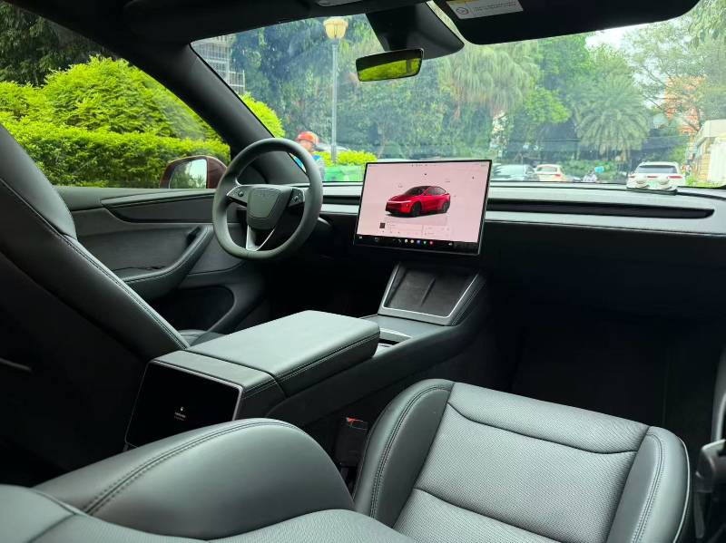Tesla Model Y 2026 #5 Tesla Model Y 2026 car image #5