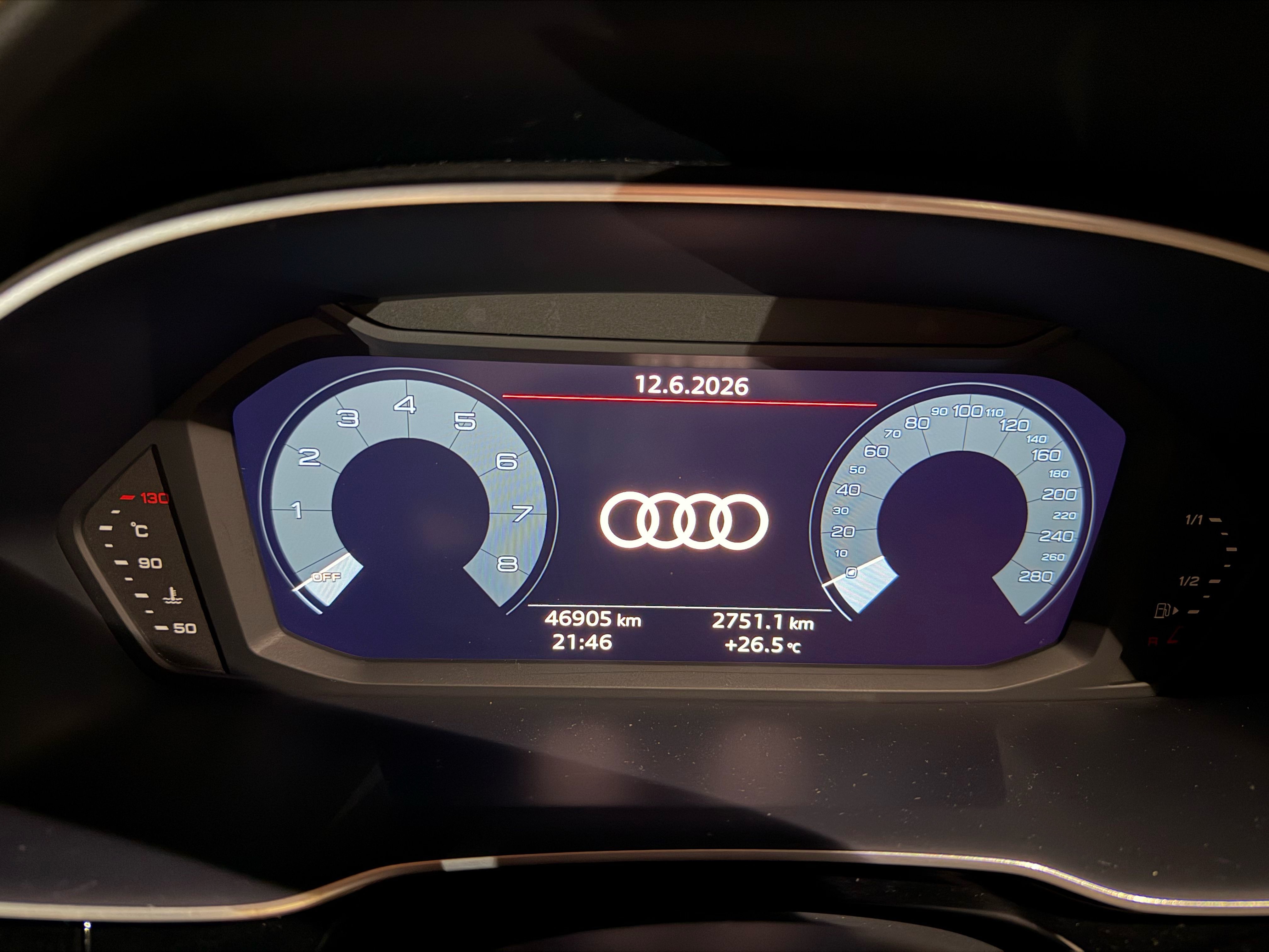 Audi Q3 2023 car image #6