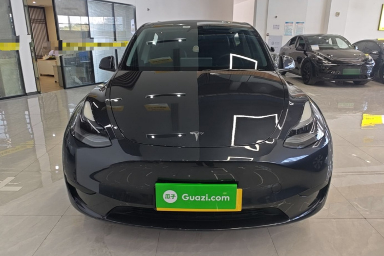 Tesla Model Y 2024 #3 Tesla Model Y 2024 immagine di auto #3