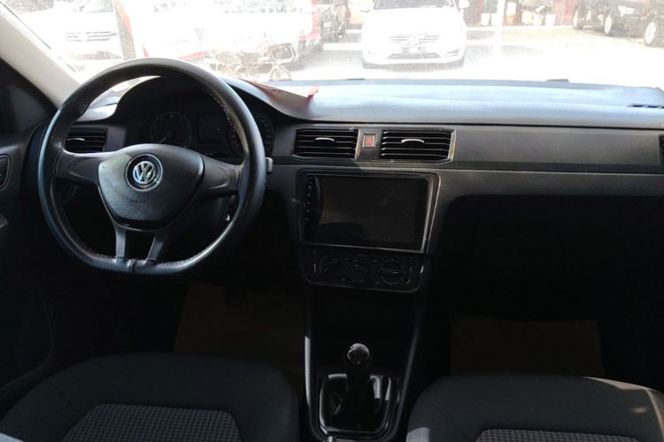 Volkswagen Santana 2017 car image #10