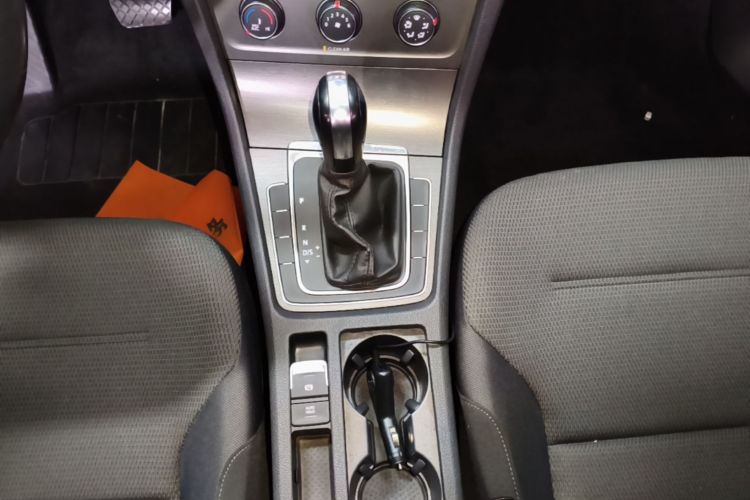 Volkswagen Golf 2016 car image #14