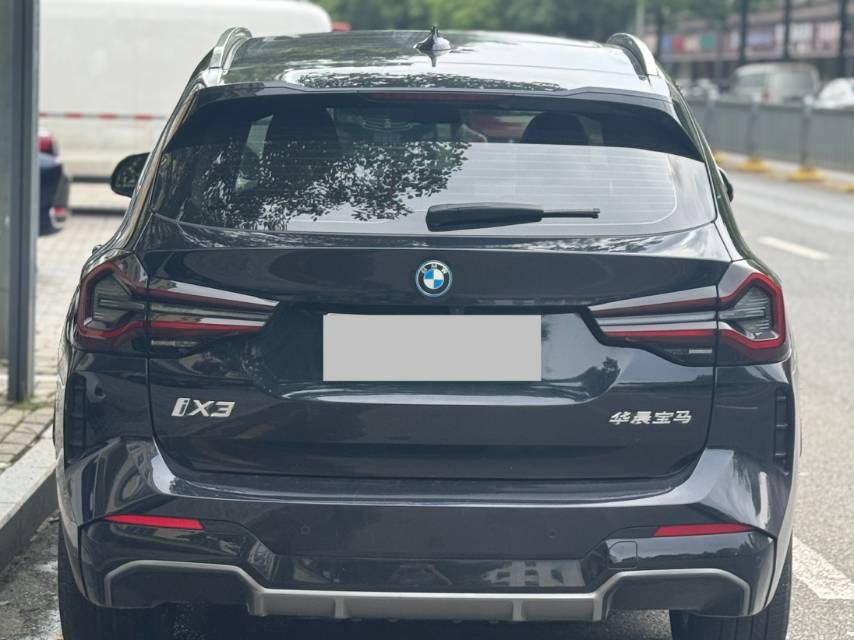 BMW iX3 2024 car image #8