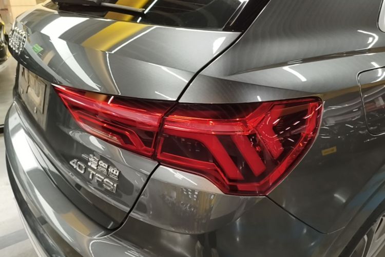Audi Q3 2021 car image #8