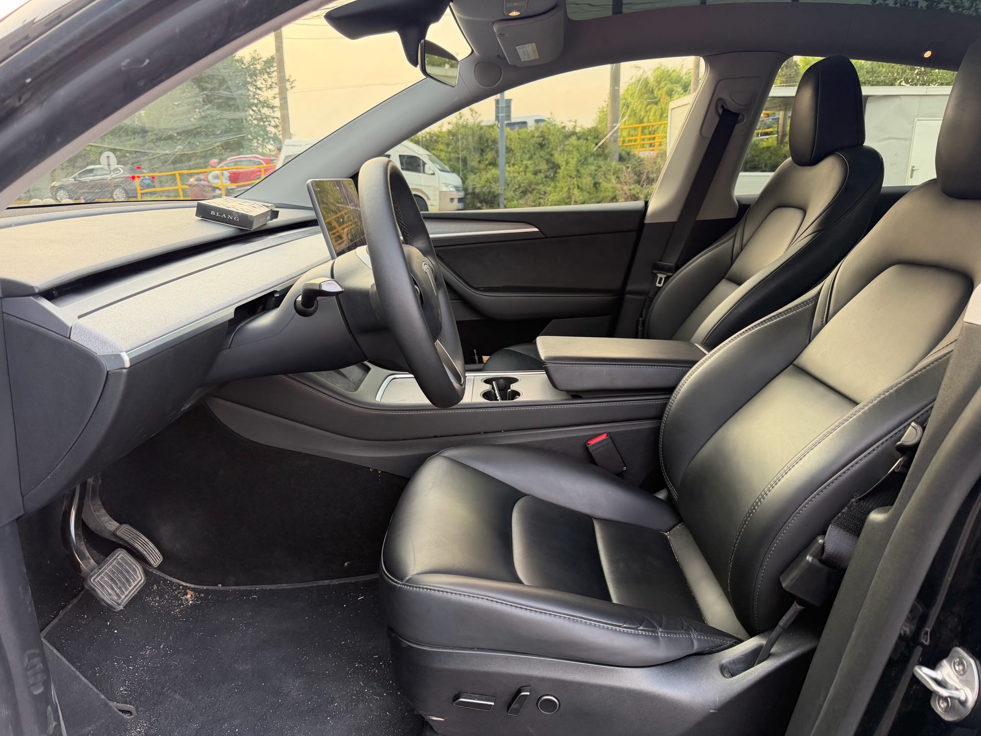 Tesla Model Y 2024 #7 Tesla Model Y 2024 صورة سيارة #7