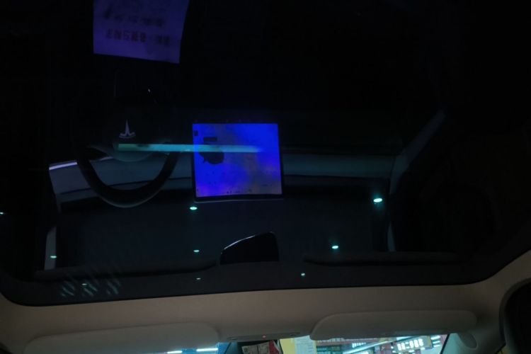 Tesla Model Y 2024 car image #18