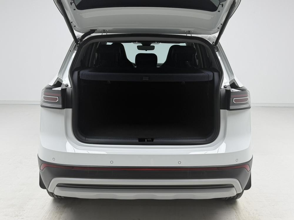 Volkswagen Tharu 2025 car image #17