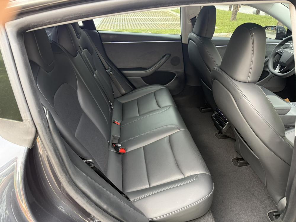 Tesla Model 3 2024 immagine di auto #19