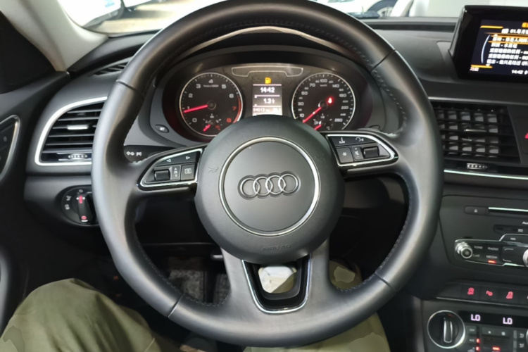 Audi Q3 2017 #11 Audi Q3 2017 car image #11