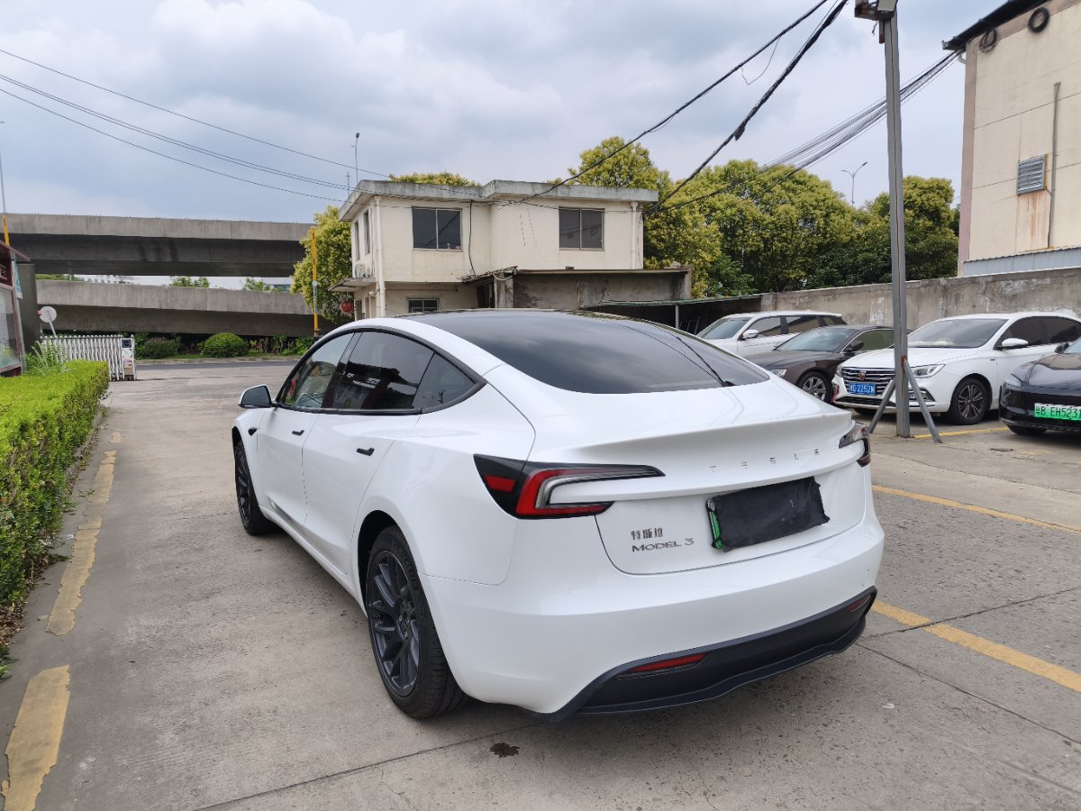 Tesla Model 3 2024 car image #4