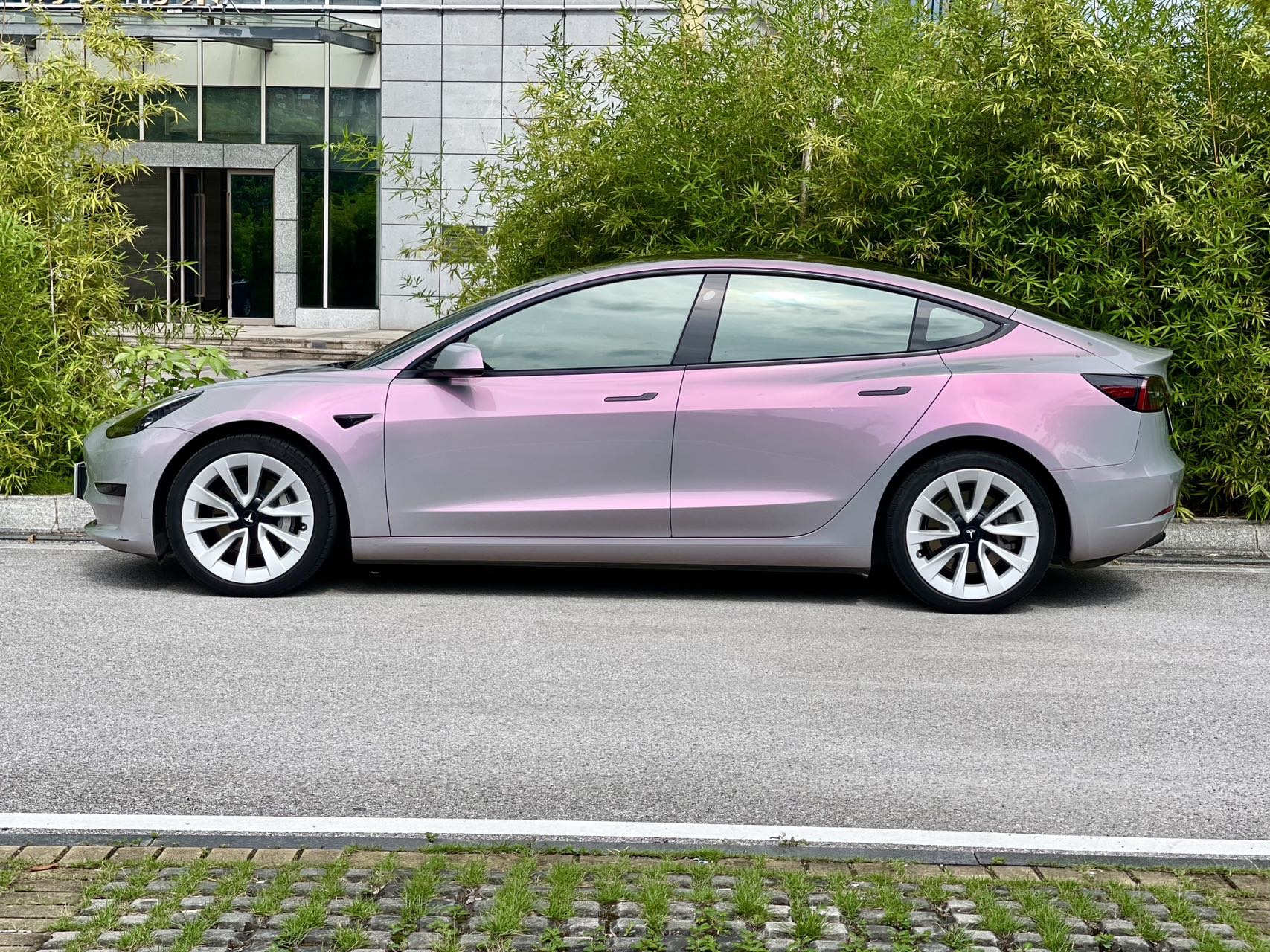 Tesla Model 3 2021 car image #2