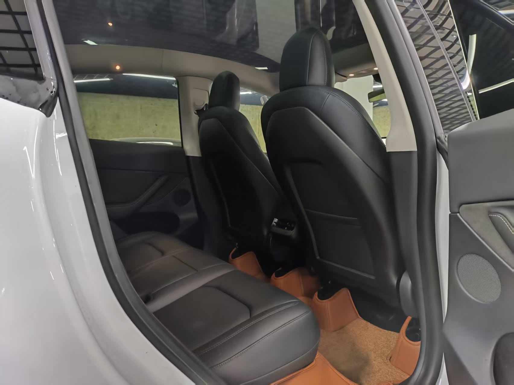 Tesla Model Y 2022 #5 Tesla Model Y 2022 car image #5