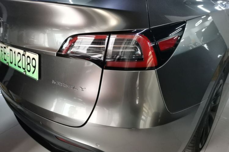 Tesla Model Y 2021 #8 Tesla Model Y 2021 car image #8