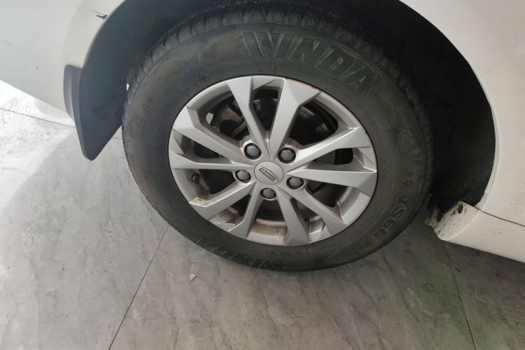 GEELY Emgrand 2021 car image #10