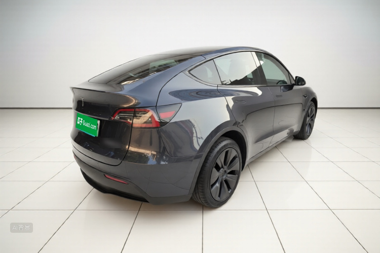 Tesla Model Y 2025 #7 Tesla Model Y 2025 car image #7
