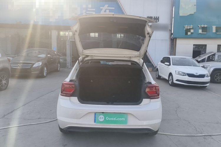 Volkswagen Polo 2021 car image #19